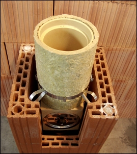 Bild 1: Der wrmegedmmte Luft-Abgas-Schornstein LASW aus dem Kamtec-Sortiment von Wienerberger.